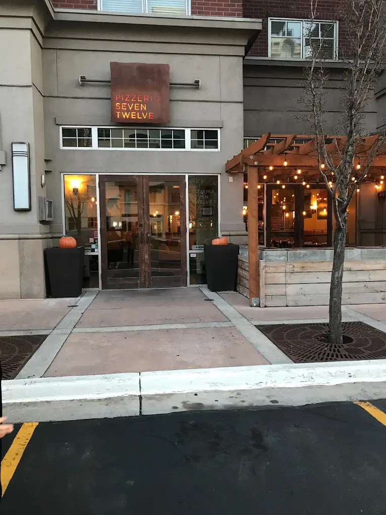 Pizzeria Seven Twelve