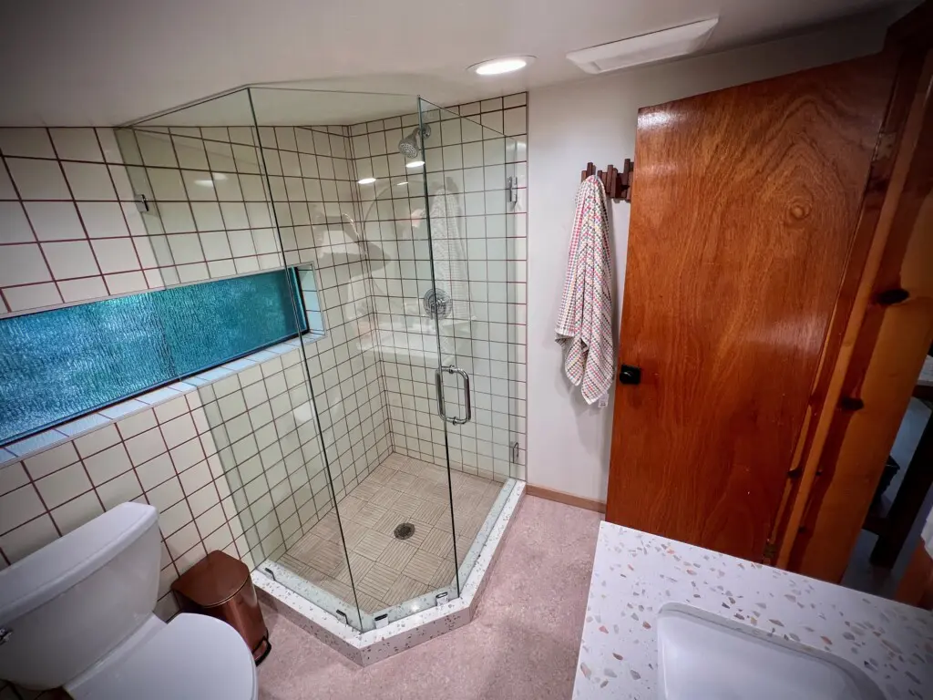 1515cf4729da4c9c913d2f9a81cf01d1 LargeOriginal.jpg