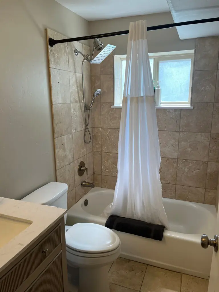 72689909715044d48c9bbb1f3ef24a4e LargeOriginal.jpg