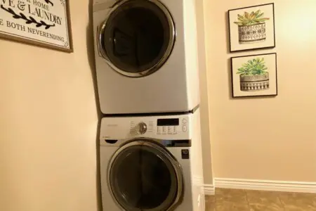 8e4f7fa5c0794070bea1b375b94ef6f9 LargeOriginal.jpg