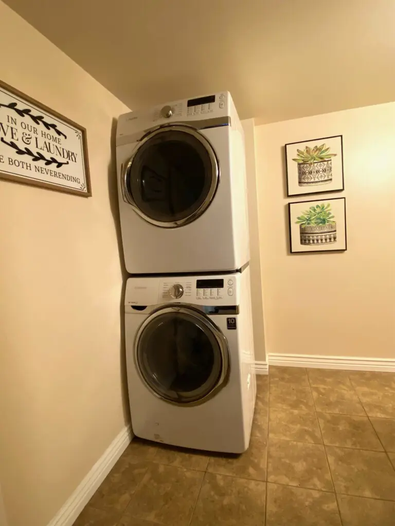 8e4f7fa5c0794070bea1b375b94ef6f9 LargeOriginal.jpg