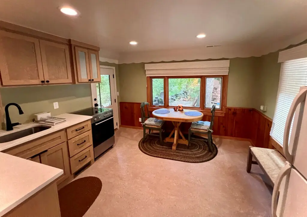 e634be8c69ad4065a903ce2468b7e083 LargeOriginal.jpg